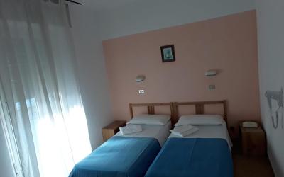 Camera Doppia con Letti Singoli