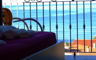 Camera Matrimoniale con Balcone e Vista Mare
