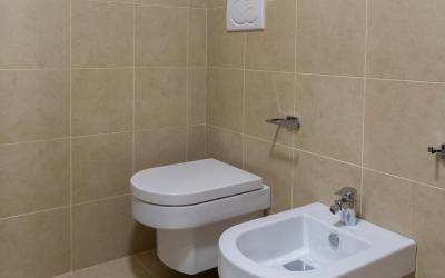 Camera Matrimoniale con Bagno in Comune 