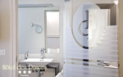 Chambre Familiale (4u00a0Adultes + 2u00a0Enfants) Chambre Familiale (4u00a0Adultes + 2u00a0Enfants)