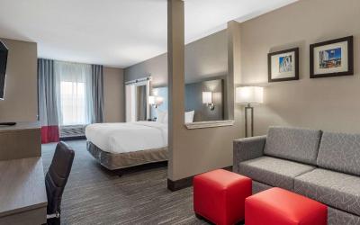 King Suite - Accessible/Non-Smoking