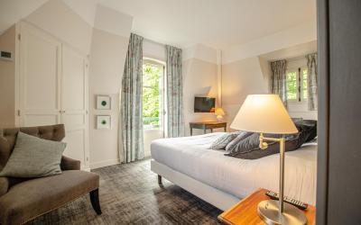 Chambre Double Standard - Vue sur Riviu00e8re Chambre Double Standard - Vue sur Riviu00e8re