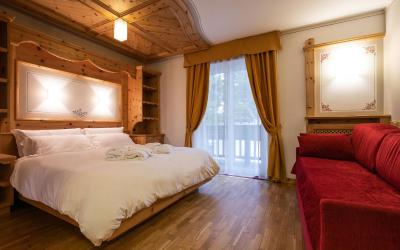 Camera Tripla Standard