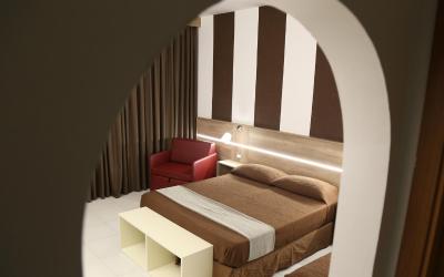 Camera Tripla Superior