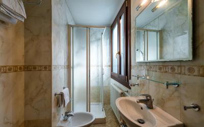 Camera Matrimoniale Superior con Vista Canale 