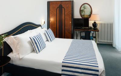 Camera Matrimoniale Deluxe con Balcone e Vista Mare