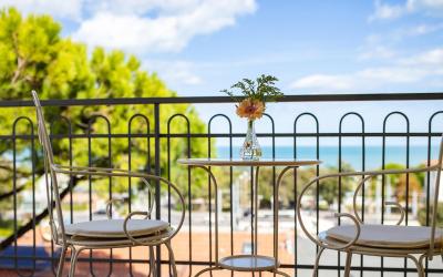 Camera Tripla Deluxe con Vista Mare