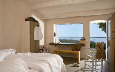 Chambre Double Supu00e9rieure avec Douche et Vue sur Lac