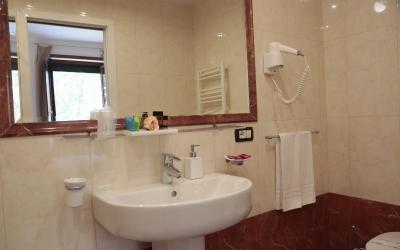 Camera Tripla Comfort