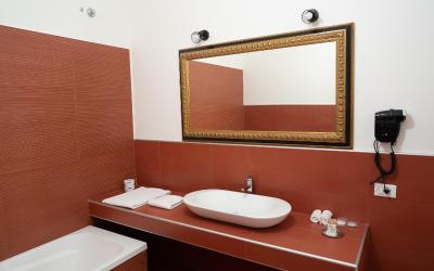 Camera Familiare con Vista Giardino