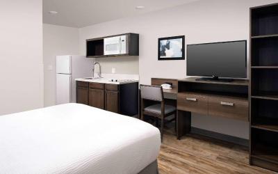 Queen Room  with Tub - Disability Access/Non-Smoking