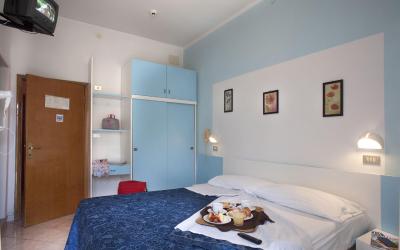 Camera Tripla Deluxe 