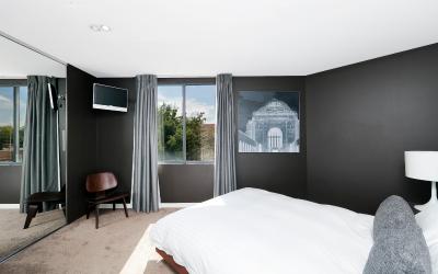 Executive One-Bedroom Apartment