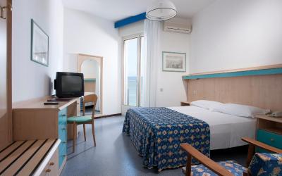 Camera Familiare con Vista Mare Laterale