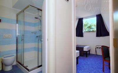 Camera Basic Doppia con Letti Singoli - Mansarda