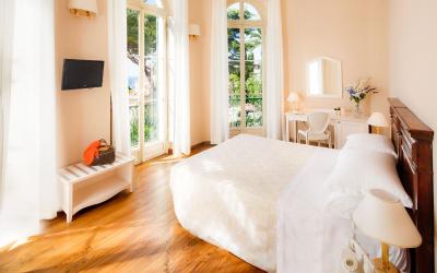 Camera Deluxe Matrimoniale con Vista Mare