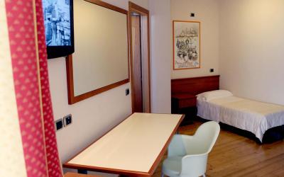 Camera Tripla Deluxe 