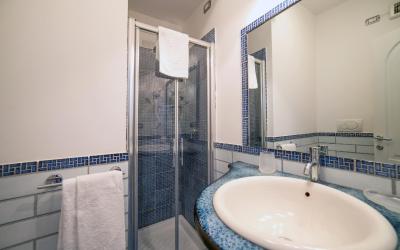 Camera Matrimoniale Superior con Balcone Privato e Vista Mare