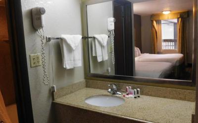 Standard Room, 2 Queen Beds, Non Smoking
