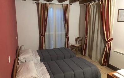 Camera Doppia con Letti Singoli con Bagno Privato 