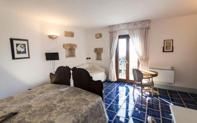 Camera Deluxe (2 Adulti + 1 Bambino)