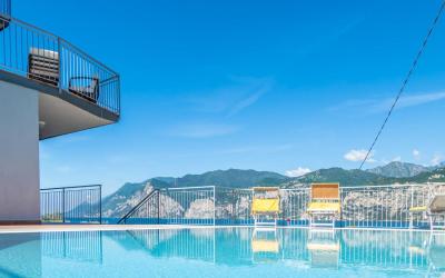 Camera Familiare Superior con Vista Lago (2 Adulti + 1 Bambino)