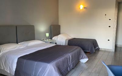 Camera Tripla Standard