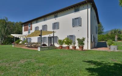 Villa con 6 Camere da Letto 