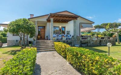 Villa con 4 Camere da Letto Villa con 4 Camere da Letto