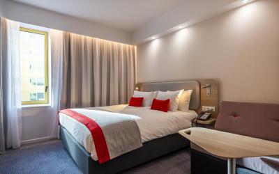 Chambre Lit Queen-Size Standard avec Canapu00e9-Lit  Chambre Lit Queen-Size Standard avec Canapu00e9-Lit