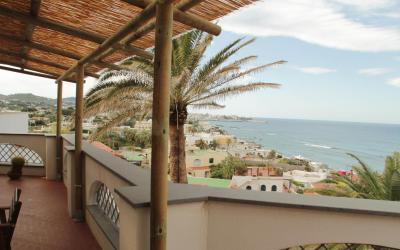 Appartamento Luxury con 2 Camere da Letto e Vista Mare