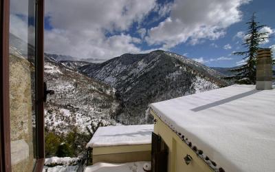 Camera Matrimoniale con Vista Montagna
