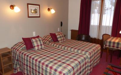 Chambre Lits Jumeaux Balcon Sud - Vue sur Montagnes Chambre Lits Jumeaux Balcon Sud - Vue sur Montagnes