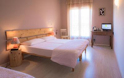 Camera Tripla Standard