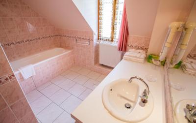 Chambre Triple avec Salle de Bains Privative Chambre Triple avec Salle de Bains Privative