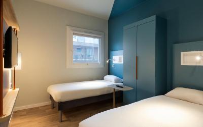 Chambre Classique avecu00a01u00a0Lit Double etu00a01u00a0Lit Simple