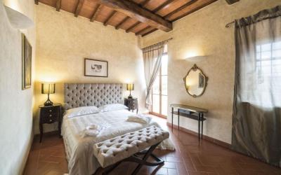 Camera Matrimoniale con Vista Giardino