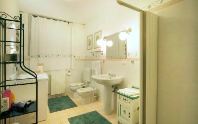 Camera Matrimoniale/Doppia con Letti Singoli con Bagno Privato Esterno