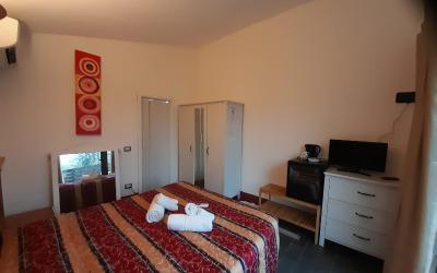 Camera Matrimoniale Classic con Doccia