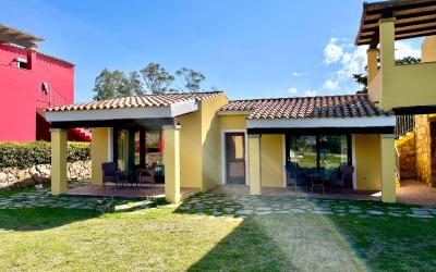 Camera Matrimoniale con Vista Giardino