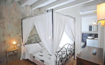 Camera Matrimoniale con Bagno Privato