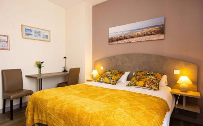 Chambre Double - Accessible aux Personnes u00e0 Mobilitu00e9 Ru00e9duite Chambre Double - Accessible aux Personnes u00e0 Mobilitu00e9 Ru00e9duite