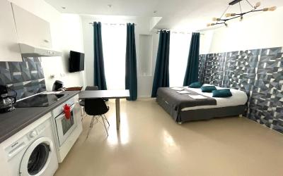 Studio Deluxe Studio Deluxe