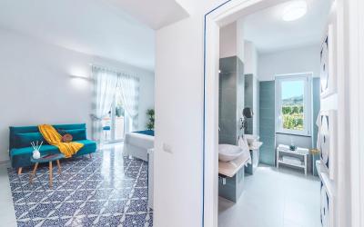 Camera Matrimoniale Deluxe con Balcone e Vista Mare