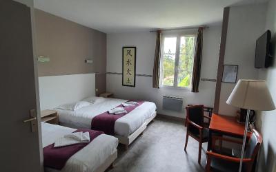 Chambre Triple - Vue sur Jardin Chambre Triple - Vue sur Jardin