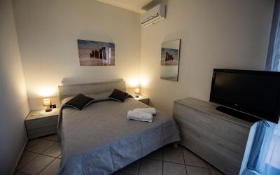 Camera Matrimoniale con Balcone e Vista Mare