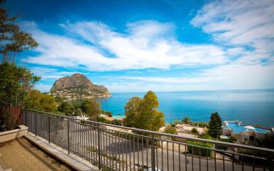 Villa con Vista Mare