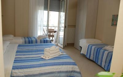 Camera Quadrupla con Vista Mare
