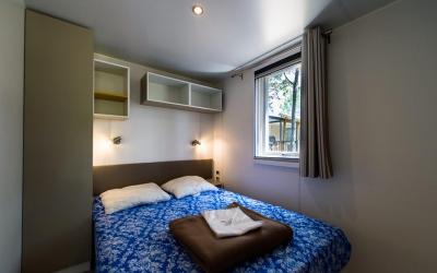 Mobile Home Provence u2013 6 personnes, 3 chambres, climatisation, Tv, lave-vaisselle, terrasse couverte