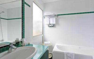 Chambre Lits Jumeaux Familiale avec Canapu00e9-Lit et Kitchenetteu00a0-u00a0Terrasse/Non-Fumeurs